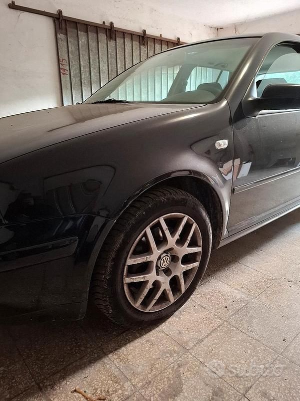 Usata VW Golf IV 130 CV (95 kW) 2003 Nero Berlina