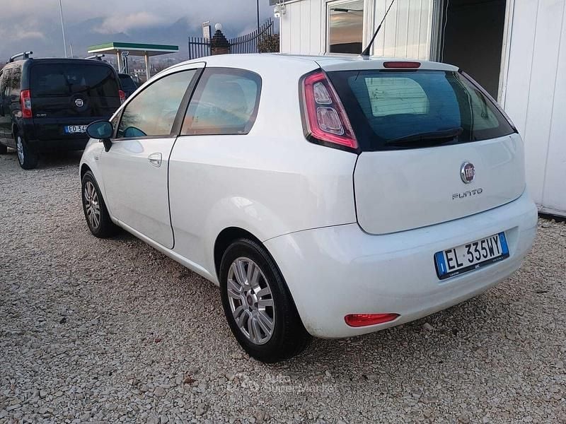 Usata Fiat Punto 95 CV (69 kW) 2012 Utilitaria