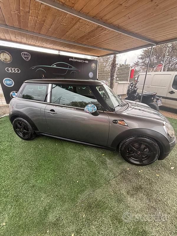 Usata Mini ONE 75 CV (55 kW) 2009 Grigio Utilitaria