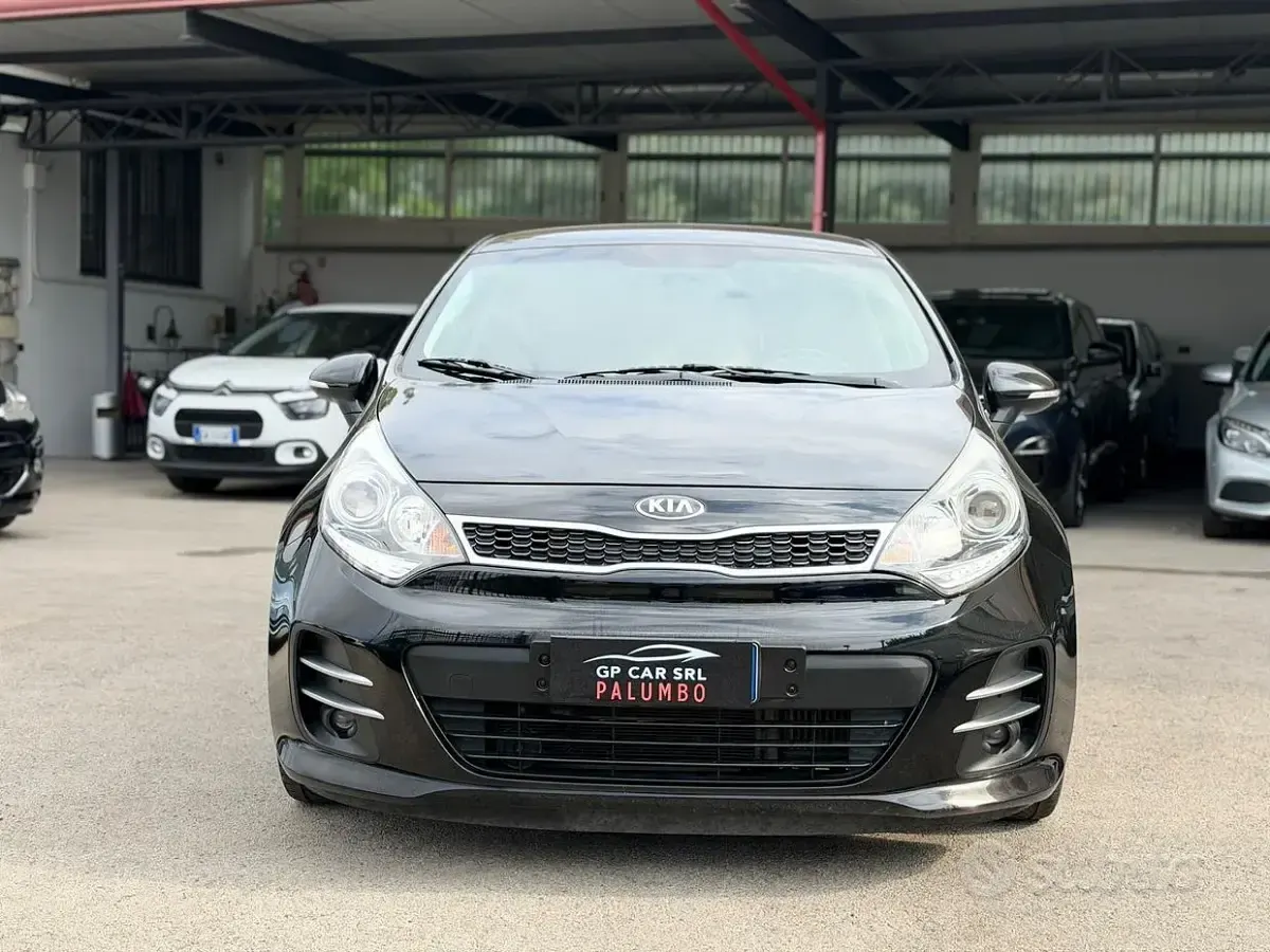 Usata Kia Rio 90 CV (66 kW) 2016 Nero Utilitaria