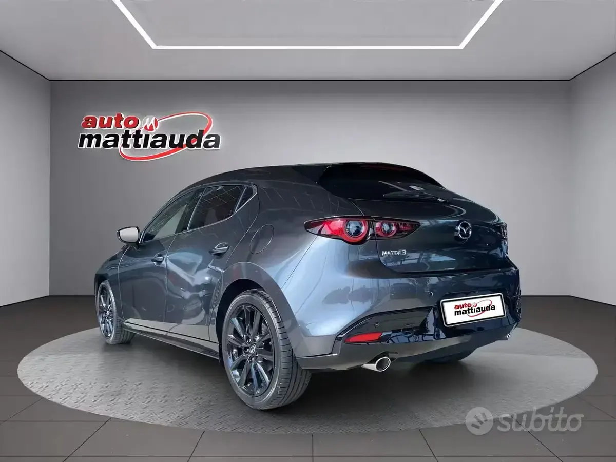 Nuova Mazda 3 Homura-Line 140 CV (102 kW) 2026 Grigio Berlina
