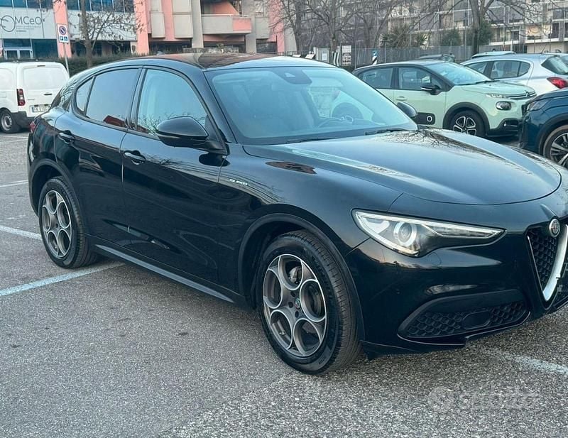 Usata Alfa Romeo Stelvio 190 CV (139 kW) 2021 Nero SUV