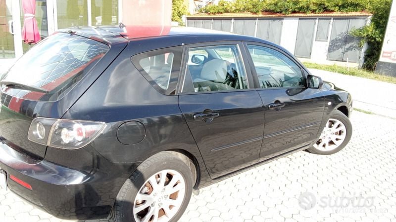 Usata Mazda 3 Active 115 CV (84 kW) 2006 Nero Berlina