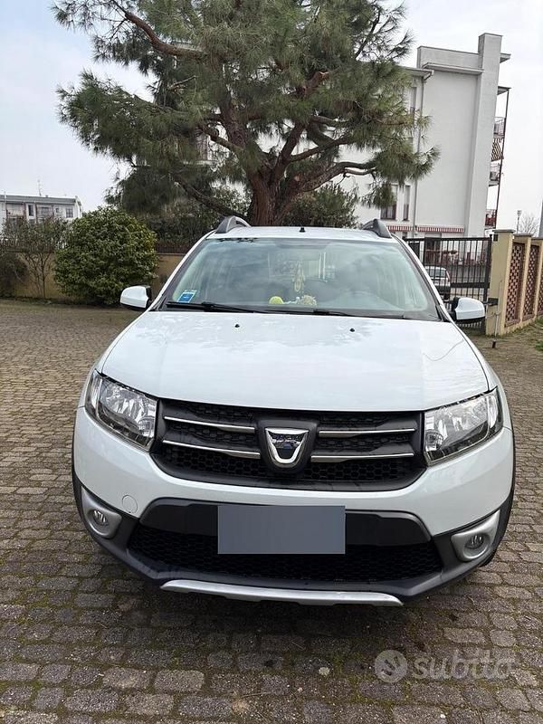 Usata Dacia Sandero Stepway 90 CV (66 kW) 2016 Bianco Berlina