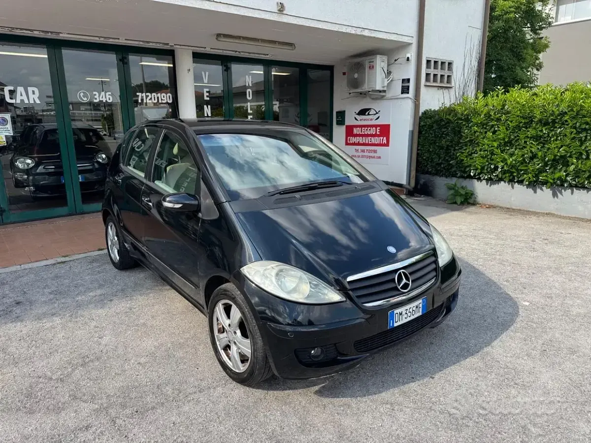 Usata Mercedes A180 Elegance 109 CV (80 kW) 2009 Nero Berlina