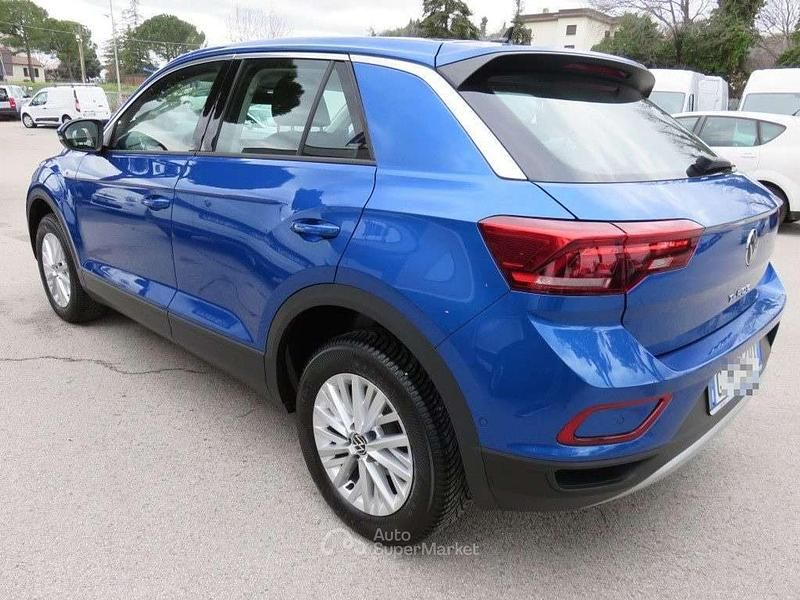Usata VW T-Roc Life 110 CV (80 kW) 2023 Azzurro SUV