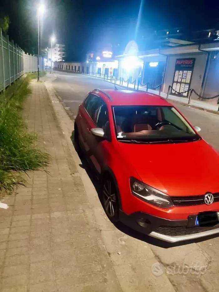 Usata VW Polo Cross 90 CV (66 kW) 2012 Rosso Utilitaria