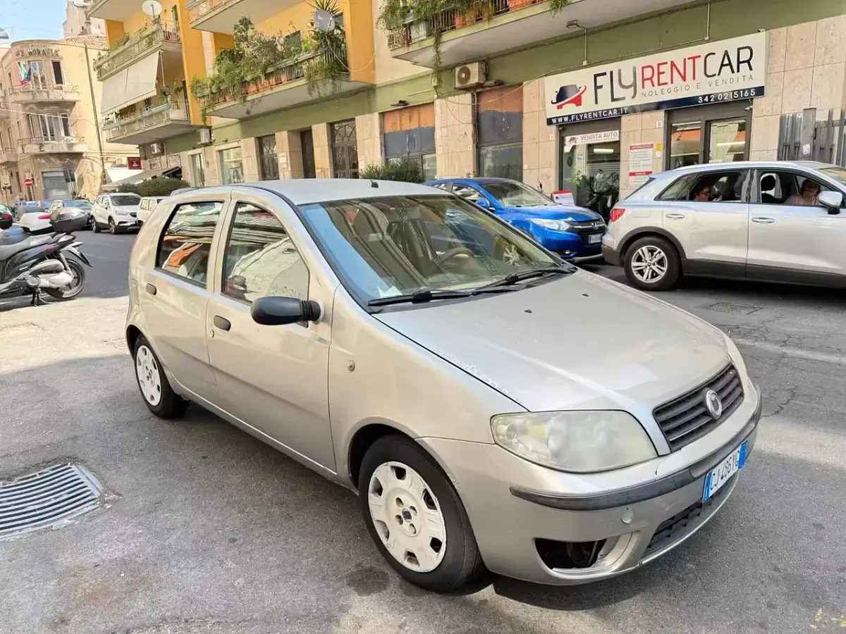 Usata Fiat Punto 69 CV (50 kW) 2005 Utilitaria