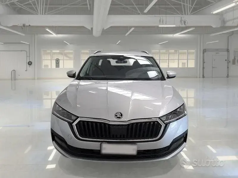 Usata Skoda Octavia Executive 150 CV (110 kW) 2022 Grigio Station wagon