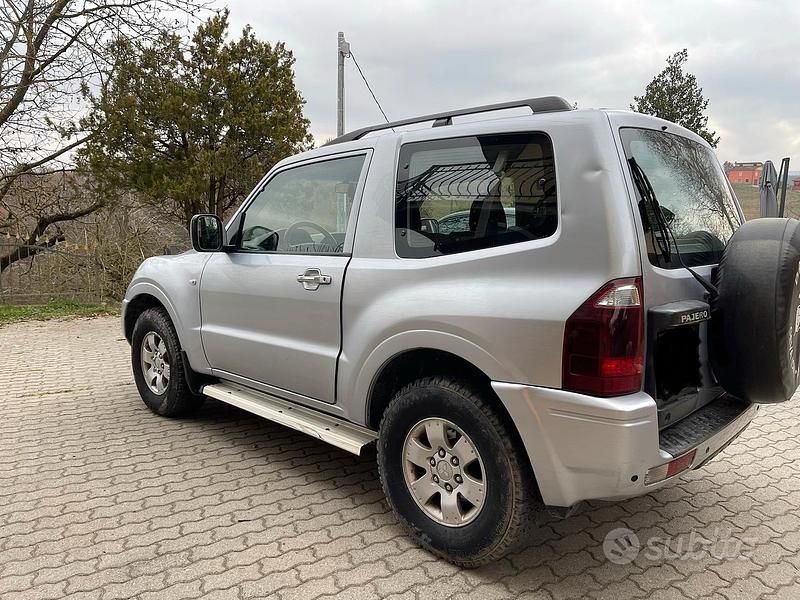Usata Mitsubishi Pajero 2004 Grigio SUV