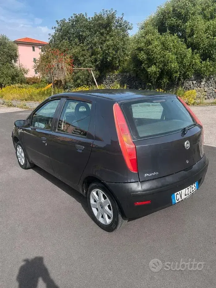Usata Fiat Punto 60 CV (44 kW) 2005 Grigio Utilitaria