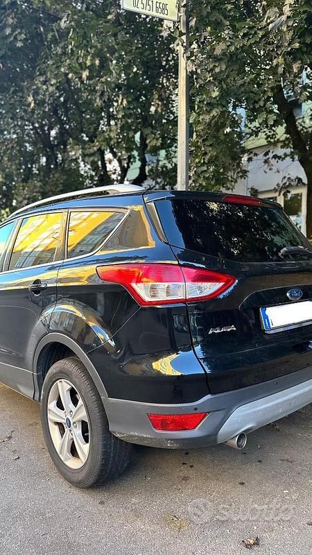 Usata Ford Kuga S 120 CV (88 kW) 2016 Nero SUV