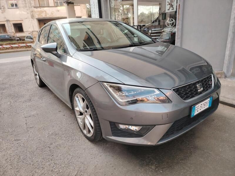 Grigio Usata 2016 Seat Leon FR Tre volumi | 12.500 € (Ottimo prezzo) - Immagine 1/4