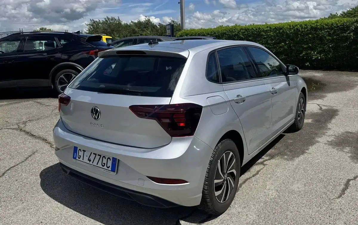 Usata VW Polo Life 80 CV (58 kW) 2024 Reflex silver met Utilitaria