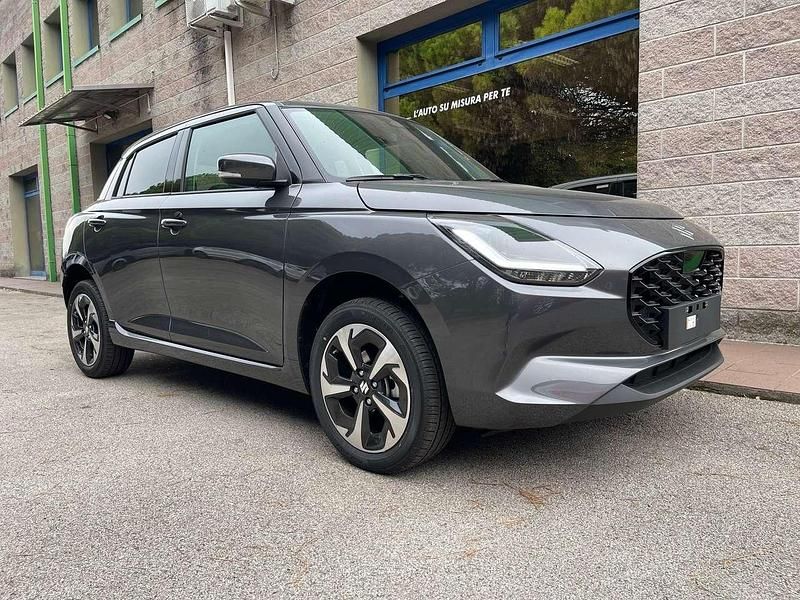 Nuova Suzuki Swift 82 CV (60 kW) 2025 Grigio londra Berlina