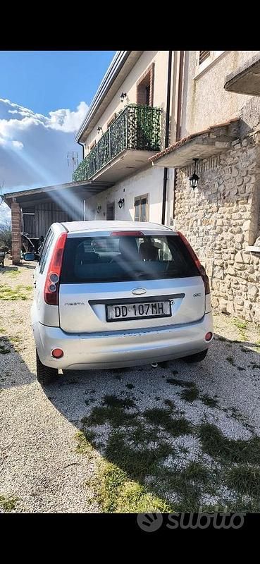 Usata Ford Fiesta 2006 Grigio Utilitaria