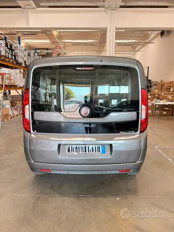 Usata Fiat Doblò 95 CV (69 kW) 2017 Grigio Monovolume