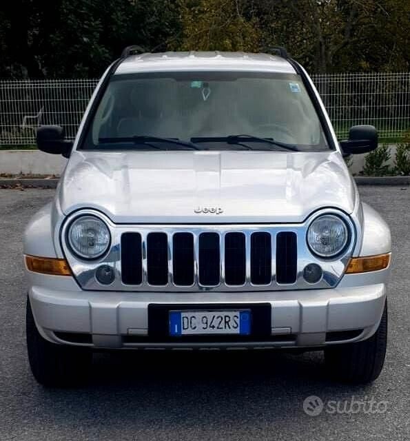 Usata Jeep Cherokee Limited 163 CV (119 kW) 2006 Grigio SUV