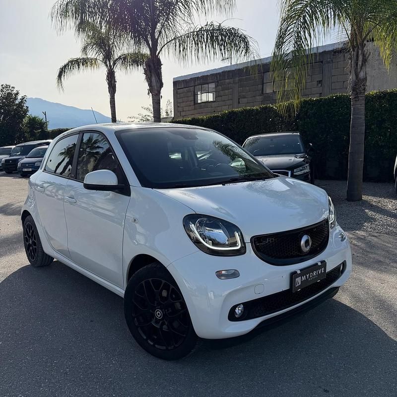 Bianco Usata 2017 Smart ForFour Passion Utilitaria | 12.000 € (Buon prezzo) - Immagine 1/4
