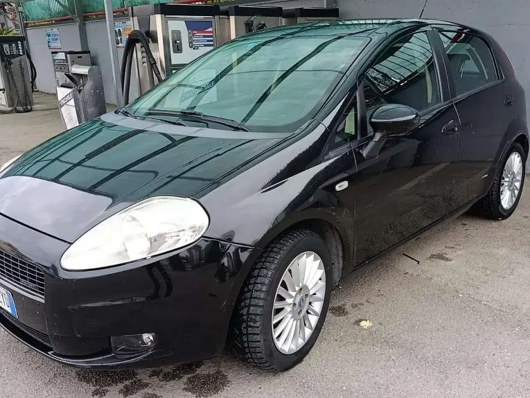 Usata Fiat Grande Punto Emotion 90 CV (66 kW) 2017 Utilitaria