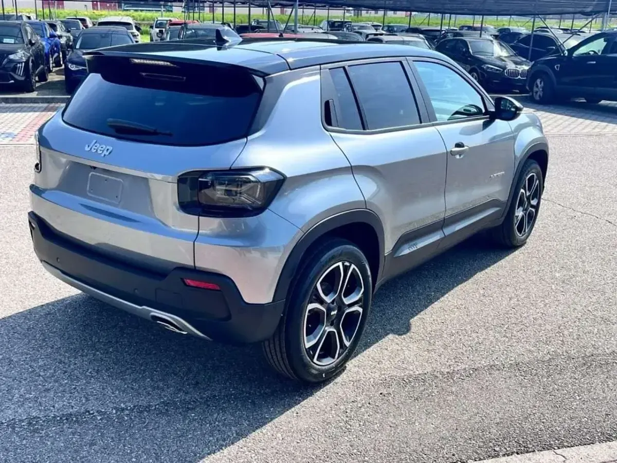 Nuova Jeep Avenger Summit 101 CV (74 kW) 2026 Grigio SUV