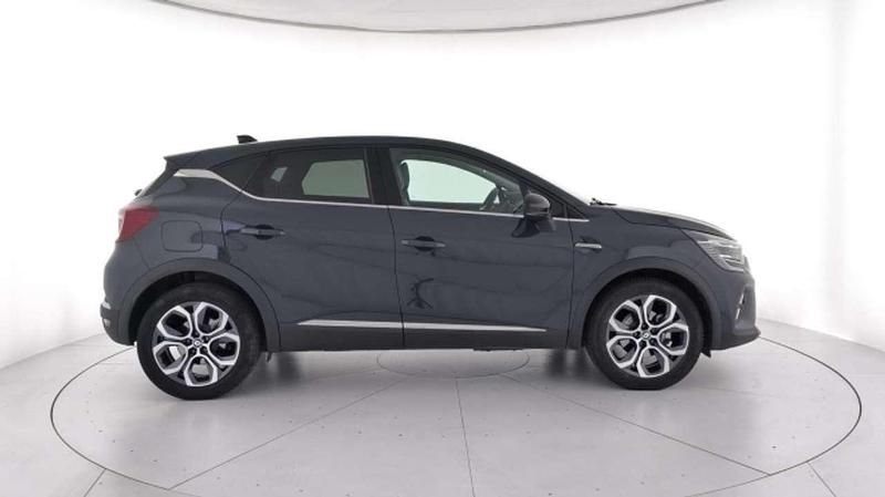Usata Renault Captur Techno 92 CV (67 kW) 2023 Blu marine SUV
