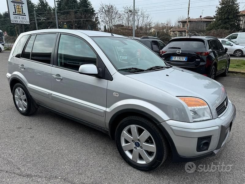 Usata Ford Fusion Titanium 80 CV (58 kW) 2009 Grigio Utilitaria