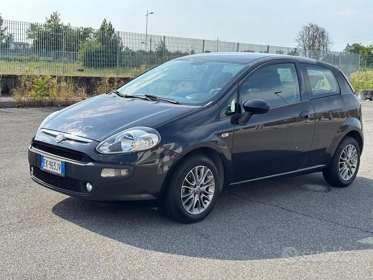 Usata Fiat Punto Evo 69 CV (50 kW) 2011 Nero Utilitaria