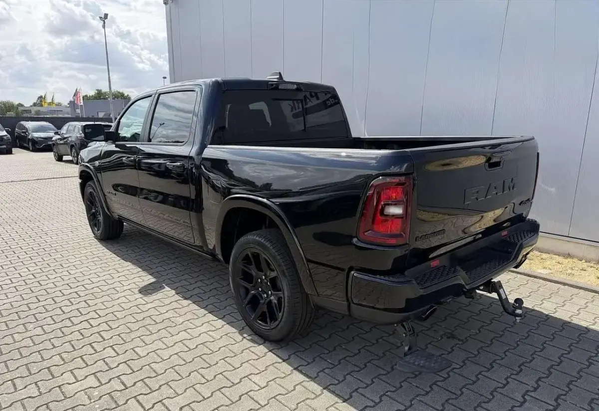 Nuova RAM 1500 401 CV (294 kW) 2026 Nero Pick-up