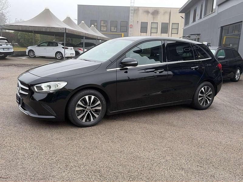 Usata Mercedes B180 116 CV (85 kW) 2022 Nero Monovolume
