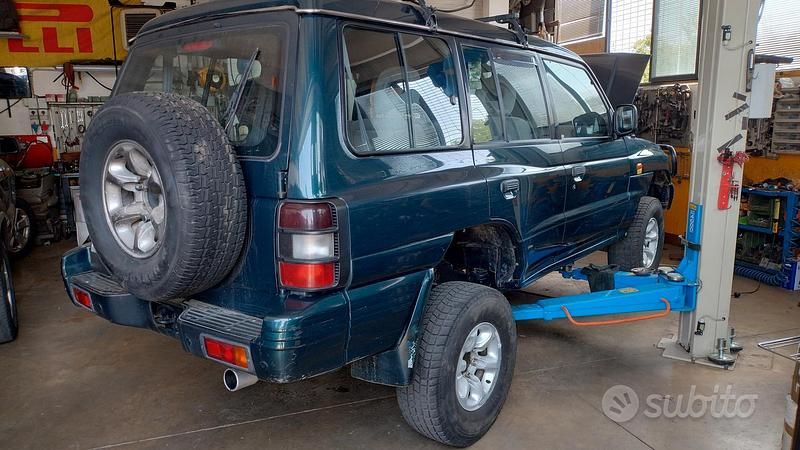 Usata Mitsubishi Pajero 125 CV (91 kW) 1998 Verde SUV