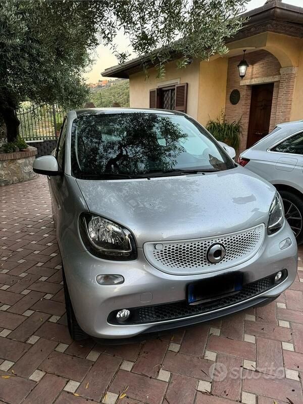 Usata Smart ForFour 71 CV (52 kW) 2019 Grigio Utilitaria