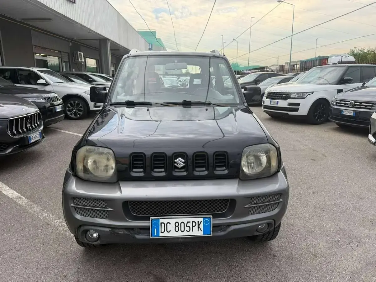 Usata Suzuki Jimny 86 CV (63 kW) 2006 Nero SUV