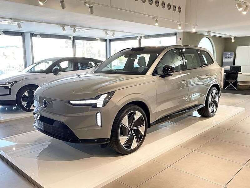 Grigio Nuova 2025 Volvo EX90 Ultra SUV | 100.750 € - Immagine 1/4