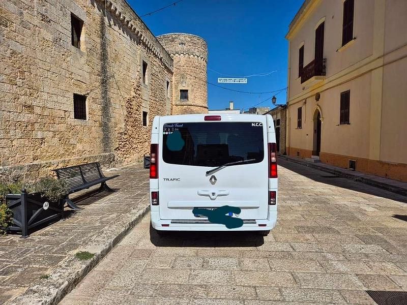 Usata Renault Trafic Intens 204 CV (150 kW) 2023 Bianco Monovolume