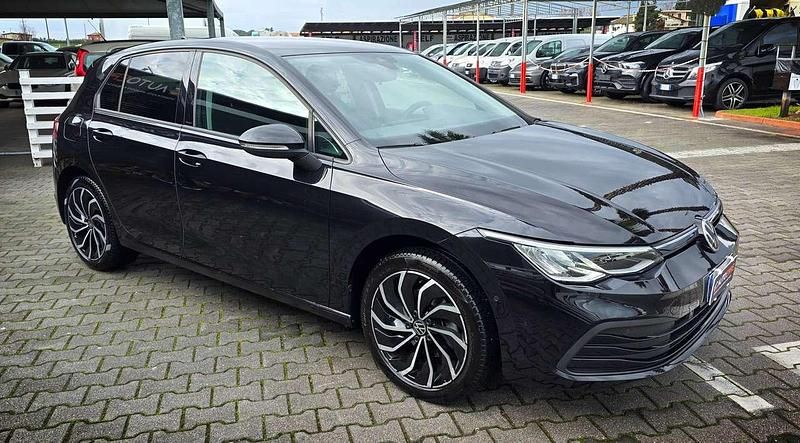 Usata VW Golf VIII Life 116 CV (85 kW) 2020 Nero Berlina