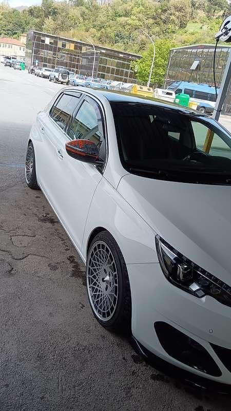 Usata Peugeot 308 Allure 120 CV (88 kW) 2015 Berlina
