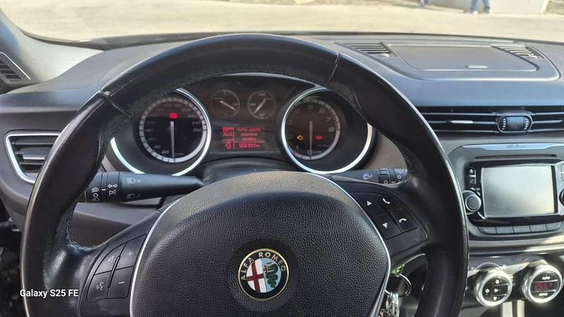Usata Alfa Romeo Giulietta Distinctive 120 CV (88 kW) 2016 Utilitaria