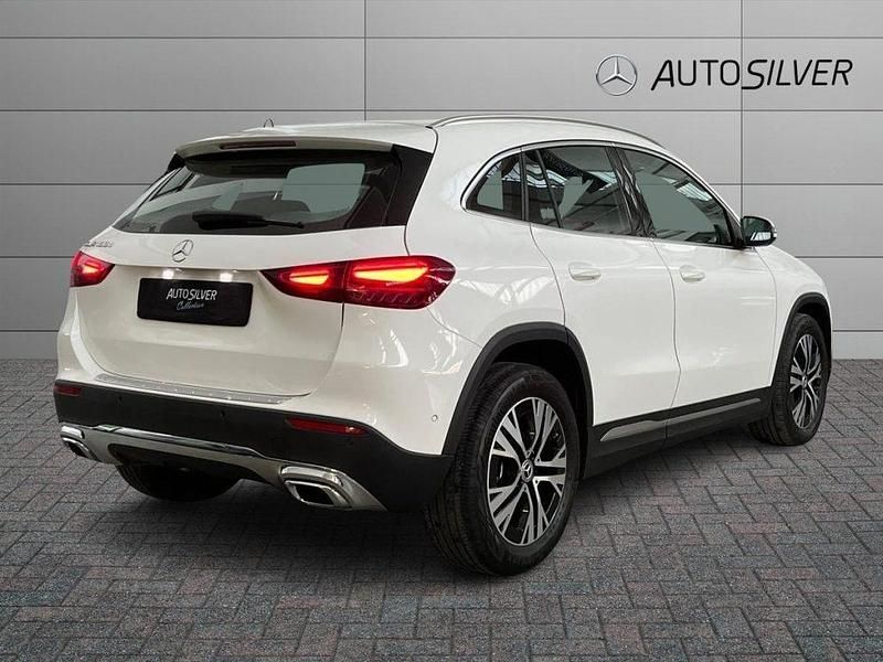 Usata Mercedes GLA180 Advanced 116 CV (85 kW) 2025 Bianco / pastello SUV