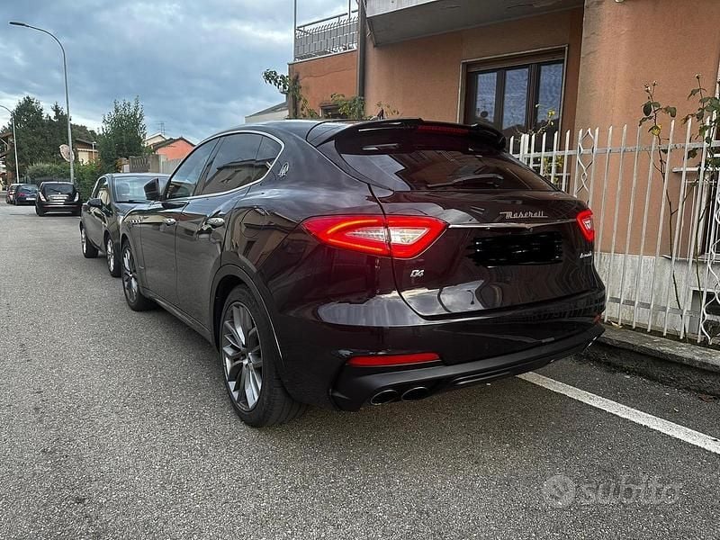 Usata Maserati Levante 275 CV (202 kW) 2020 Nero SUV