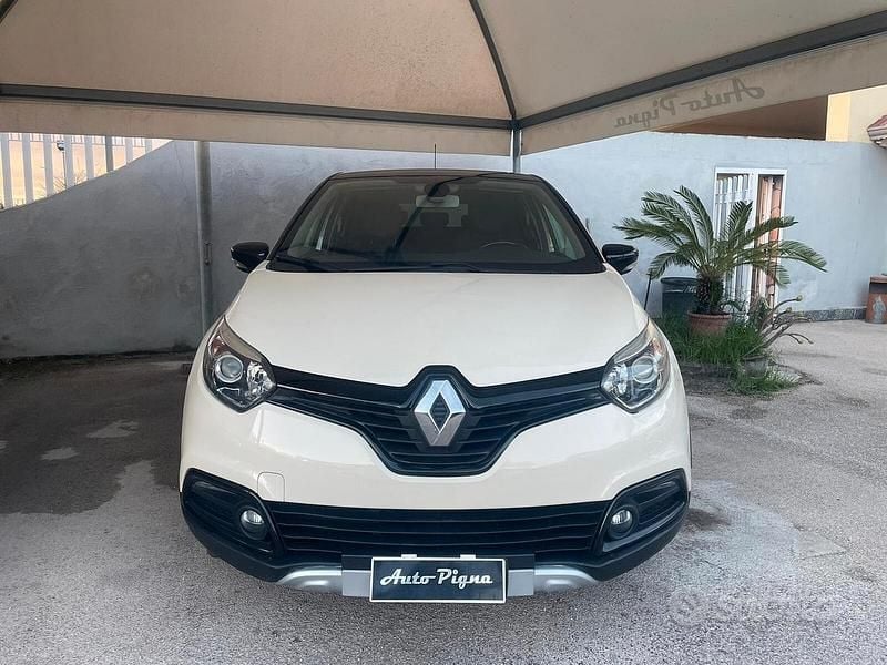 Usata Renault Captur 90 CV (66 kW) 2016 Beige SUV