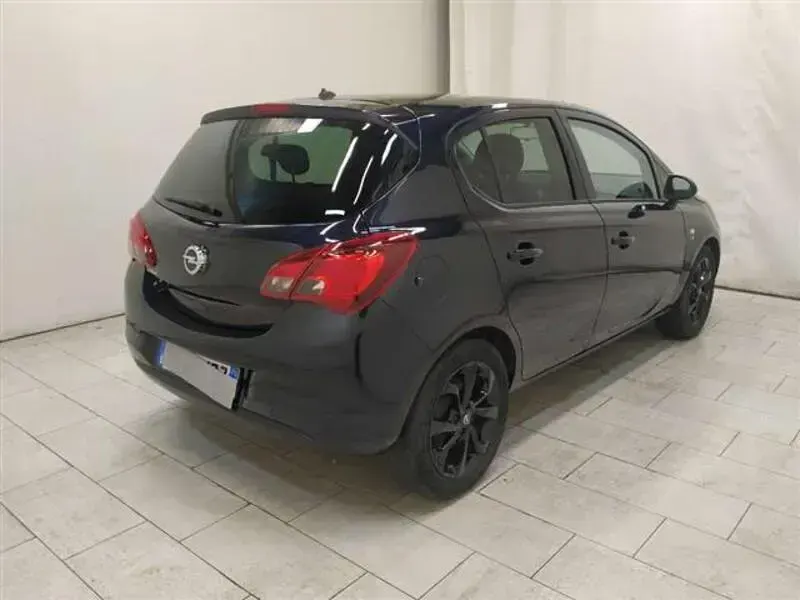 Usado Opel Corsa 70 CV (51 kW) 2019 Negro Berlina