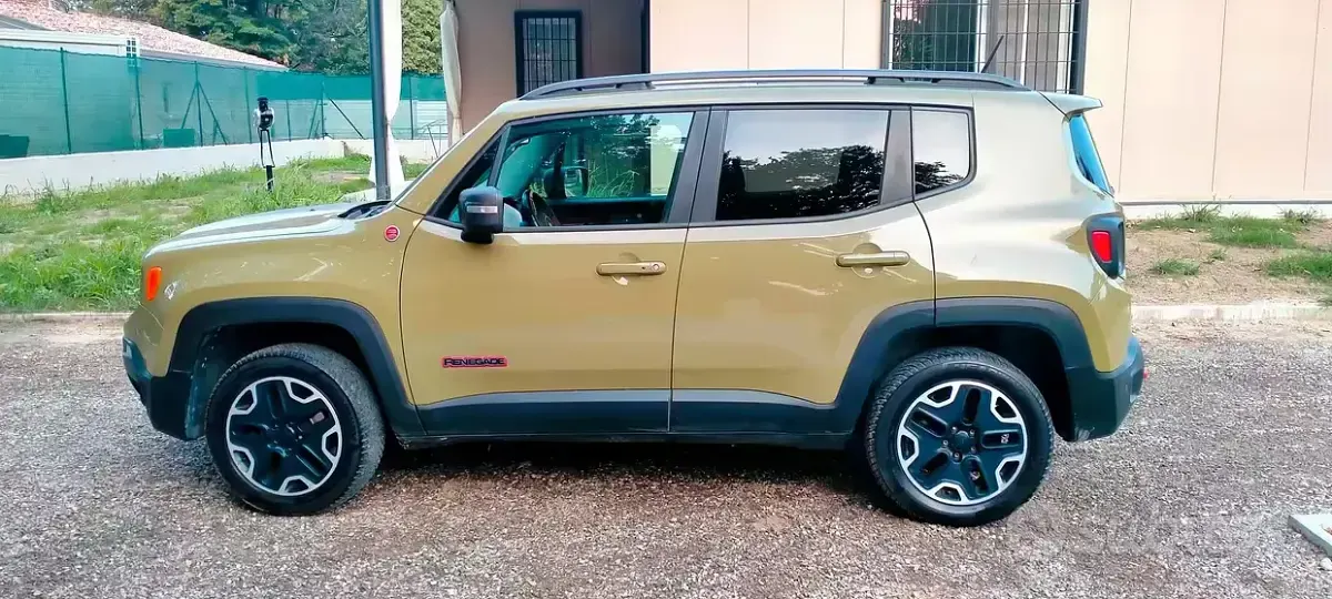 Usata Jeep Renegade Trailhawk 170 CV (125 kW) 2015 Verde SUV