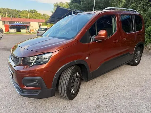 Usata Peugeot Rifter Allure 131 CV (96 kW) 2019 Grigio Monovolume
