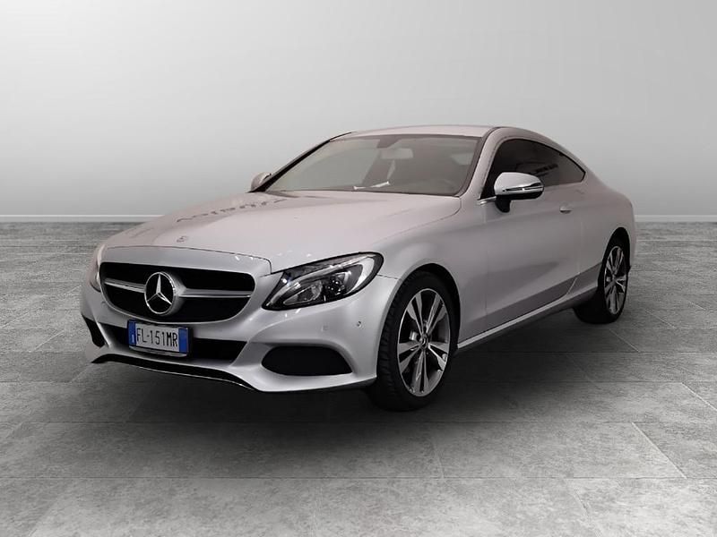 Usata Mercedes 220 Premium 169 CV (124 kW) 2017 Argento Coupé