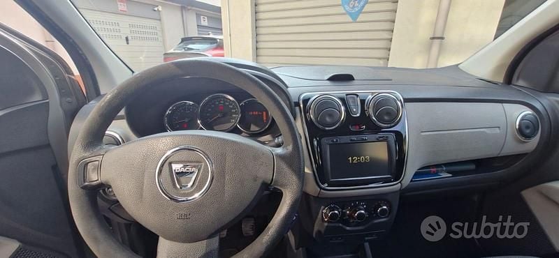 Usata Dacia Lodgy 115 CV (84 kW) 2012 Marrone Monovolume