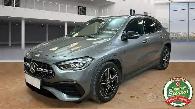 Usata Mercedes GLA200 Premium 150 CV (110 kW) 2022 Grigio SUV