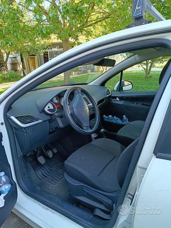 Usata Peugeot 207 2010 Bianco Berlina