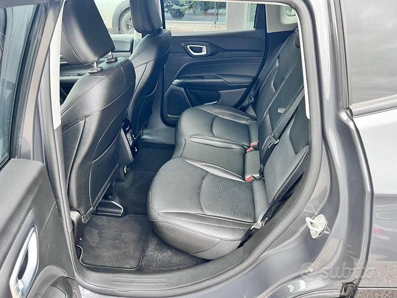 Usata Jeep Compass Summit 131 CV (96 kW) 2024 Grigio SUV