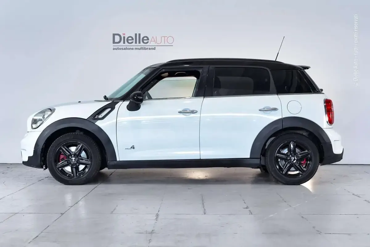 Usata Mini Cooper S Countryman 184 CV (135 kW) 2010 Light white SUV